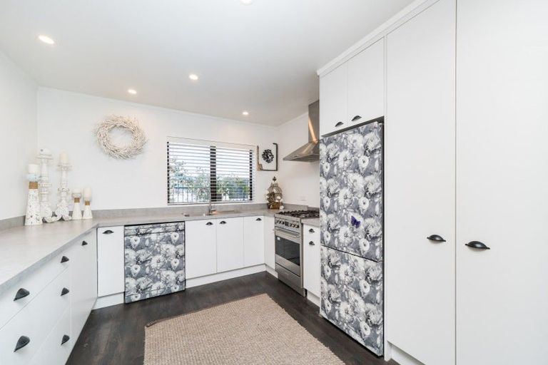 Photo of property in 19 Dahlia Street, Palmerston North, 4410