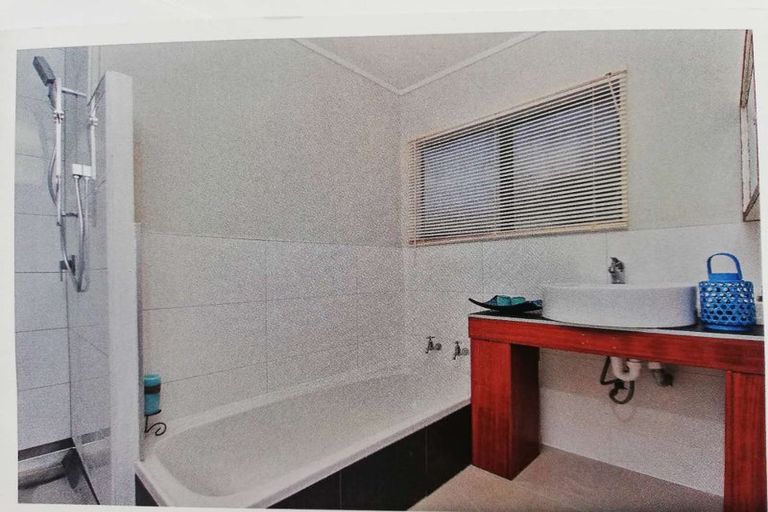 Photo of property in 287b Pakuranga Road, Pakuranga Heights, Auckland, 2010