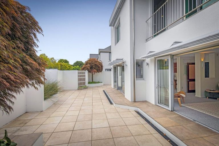 Photo of property in 22 Darvel Street, Riccarton, Christchurch, 8011