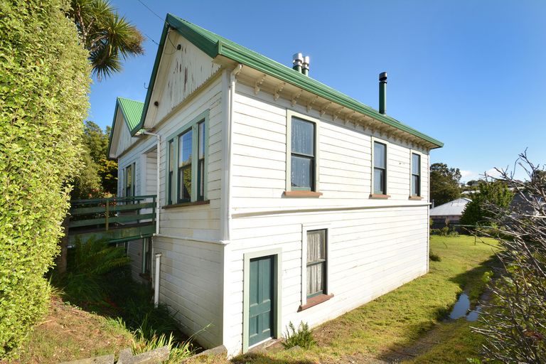 Photo of property in 136 Taieri Road, Kaikorai, Dunedin, 9010