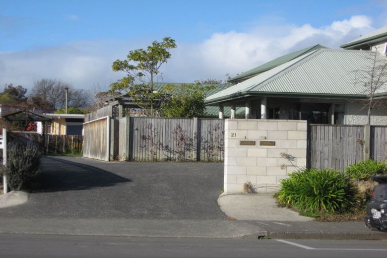 Photo of property in 2/21 Joll Road, Havelock North, 4130