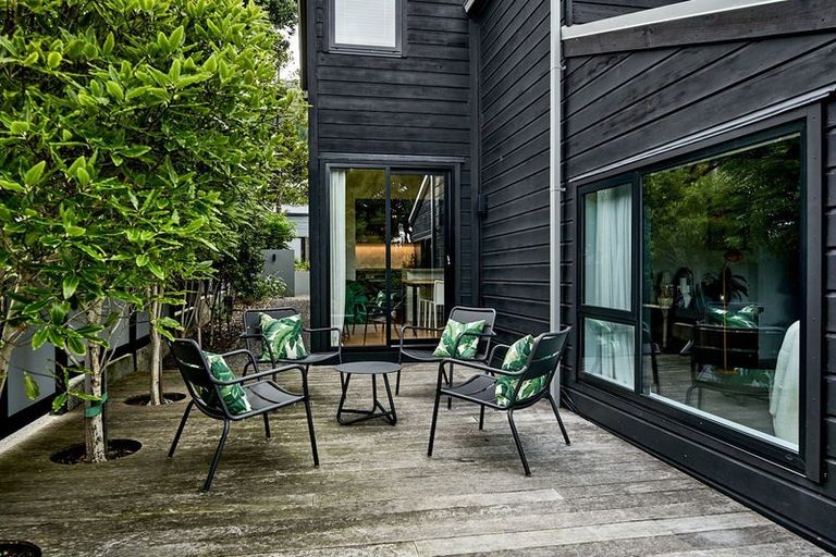 Photo of property in 85 Muritai Road, Eastbourne, Lower Hutt, 5013