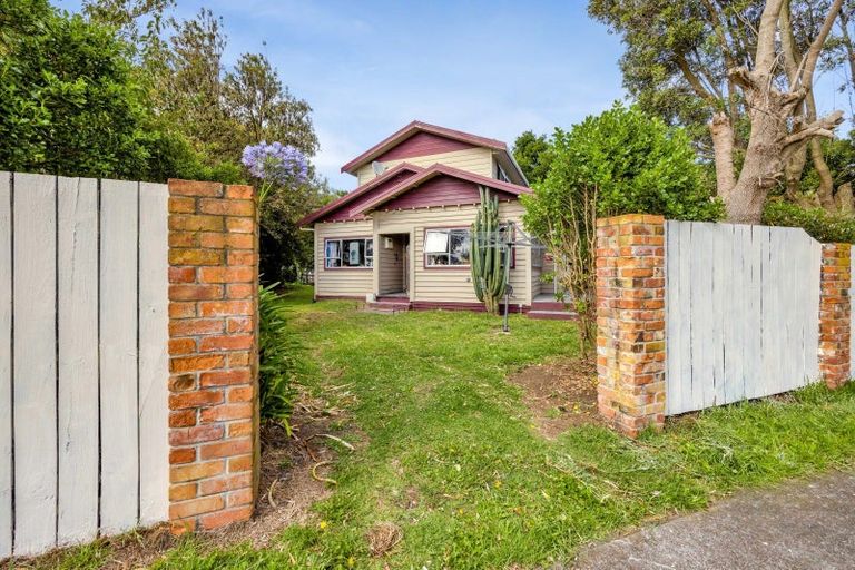Photo of property in 76 Patu-kukupa Street, Manaia, 4612