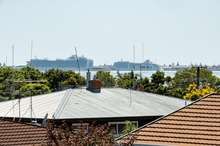 Photo of property in 22 Laing Place, Otumoetai, Tauranga, 3110