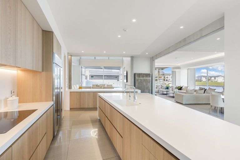 Photo of property in 10 Martingale Lane, One Tree Point, 0118