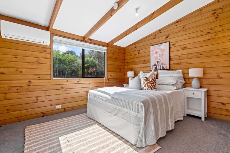 Photo of property in 5 Elizabeth Drive, West Harbour, Auckland, 0618