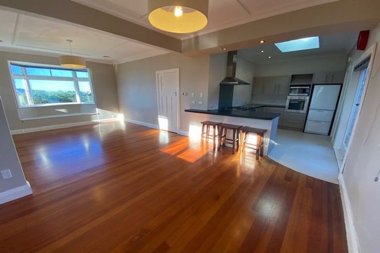 Photo of property in 24 Highbury Crescent, Highbury, Wellington, 6012