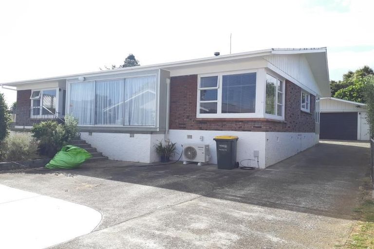 Photo of property in 17 Paterson Avenue, Pukekohe, 2120