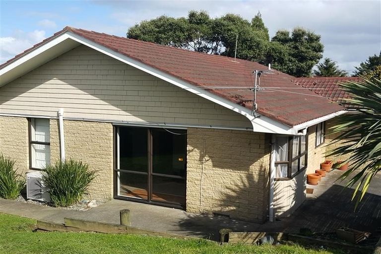 Photo of property in 18a Ellesmere Crescent, Pakuranga Heights, Auckland, 2010