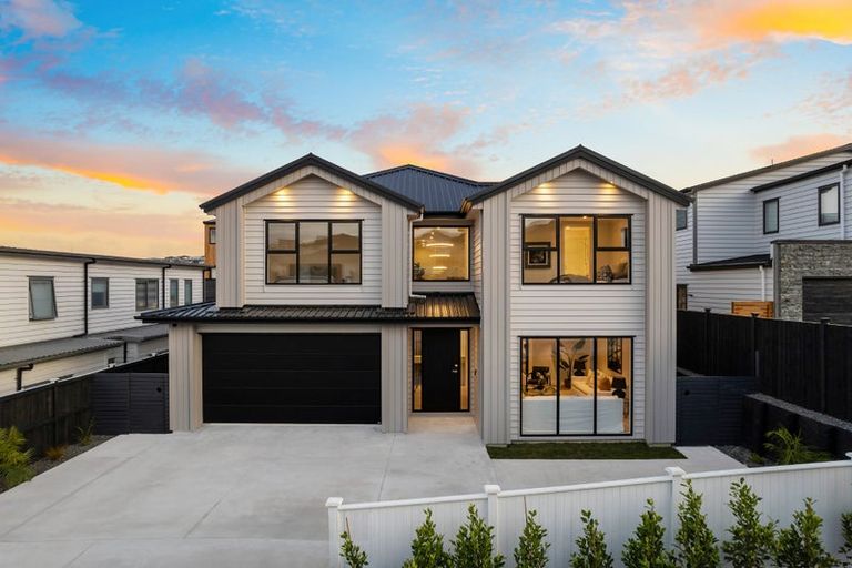 Photo of property in 6 Luff Place, Long Bay, Auckland, 0630