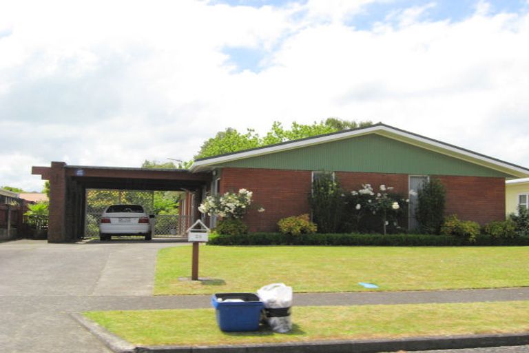 Photo of property in 28 Landscape Road, Pukekohe, 2120