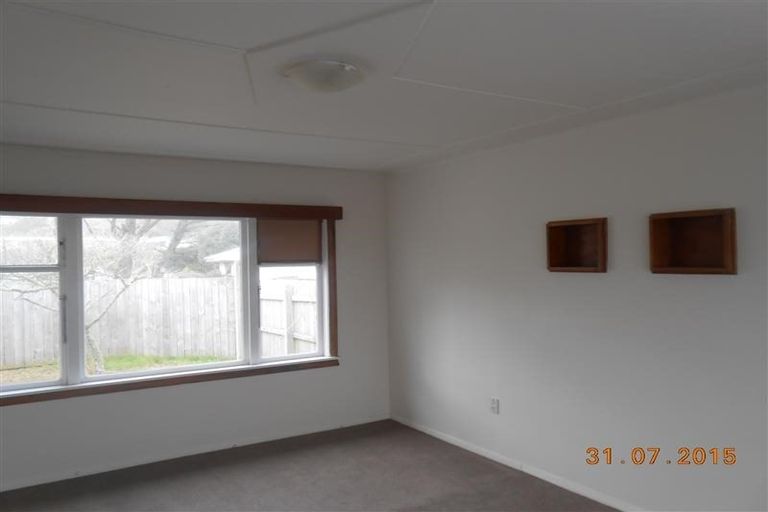 Photo of property in 26 Robert Street, Newlands, Wellington, 6037
