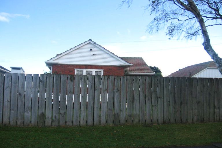 Photo of property in 37 Waiwhetu Road, Waiwhetu, Lower Hutt, 5010