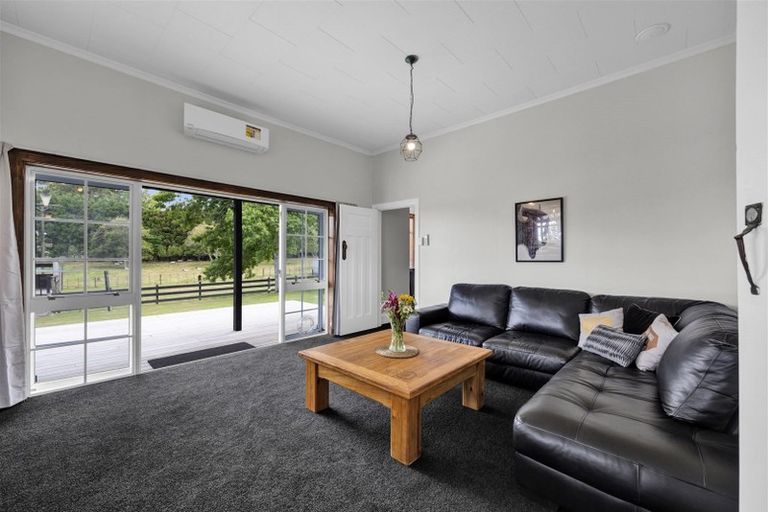 Photo of property in 206 Henwood Road, Paraite, New Plymouth, 4372