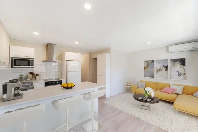 Photo of property in 2/31 Bowater Place, Manurewa, Auckland, 2102