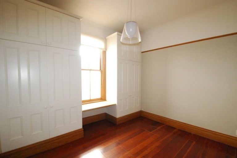 Photo of property in 128 Elizabeth Street, Mount Victoria, Wellington, 6011