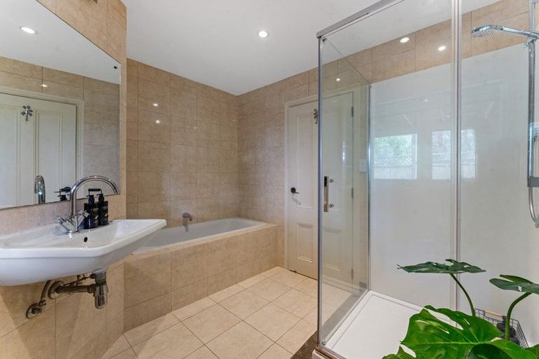 Photo of property in 4 Hinemoa Terrace, Birkenhead, Auckland, 0626