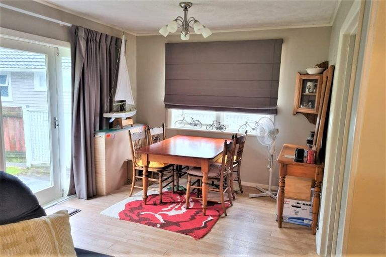 Photo of property in 11 Prouse Grove, Silverstream, Upper Hutt, 5019