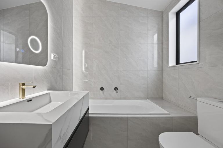 Photo of property in 27 Jandell Crescent, Bucklands Beach, Auckland, 2014