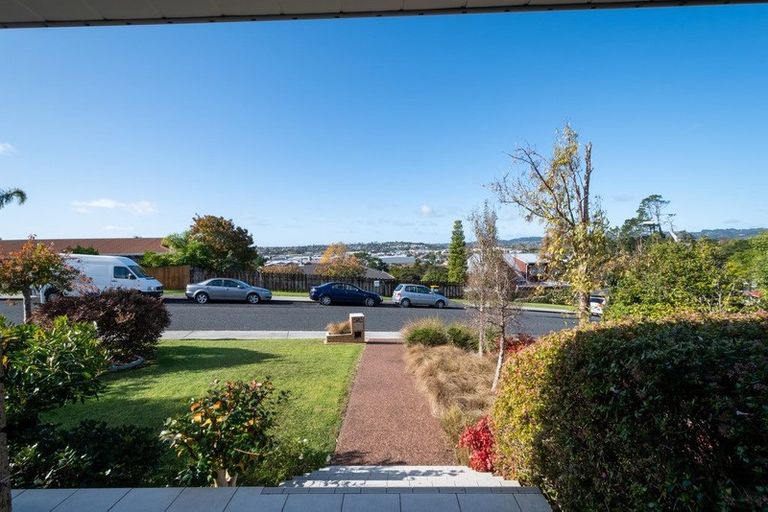 Photo of property in 52 Spence Road, Henderson, Auckland, 0612