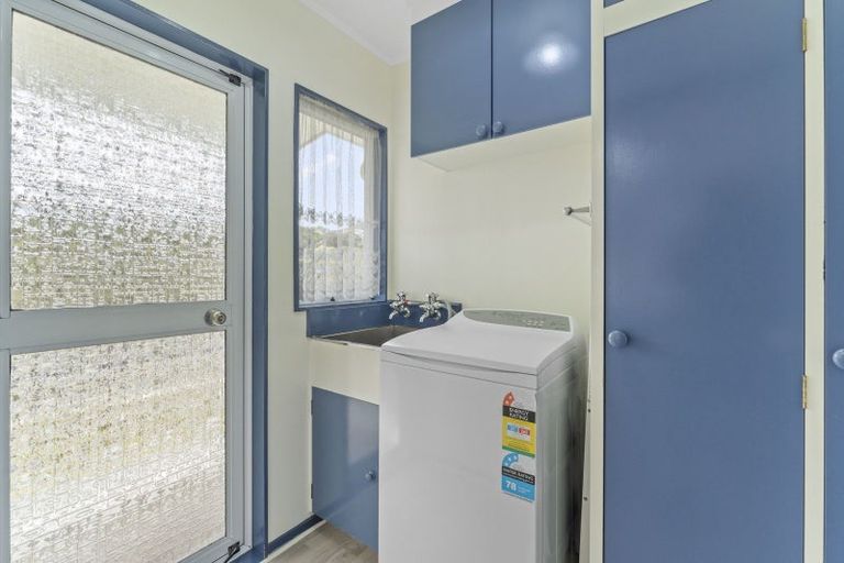 Photo of property in 2 Seagull Place, Whitby, Porirua, 5024