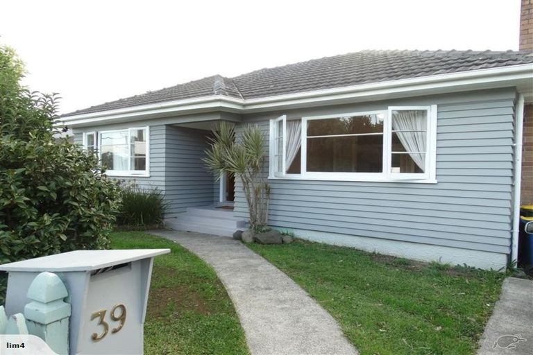 Photo of property in 39 Pleasant Road, Glen Eden, Auckland, 0602