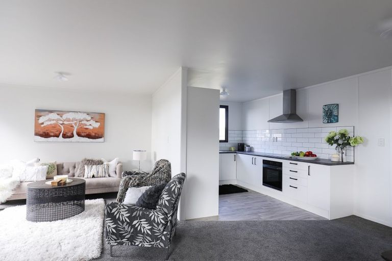 Photo of property in 4/7 Barneys Farm Road, Clendon Park, Auckland, 2103