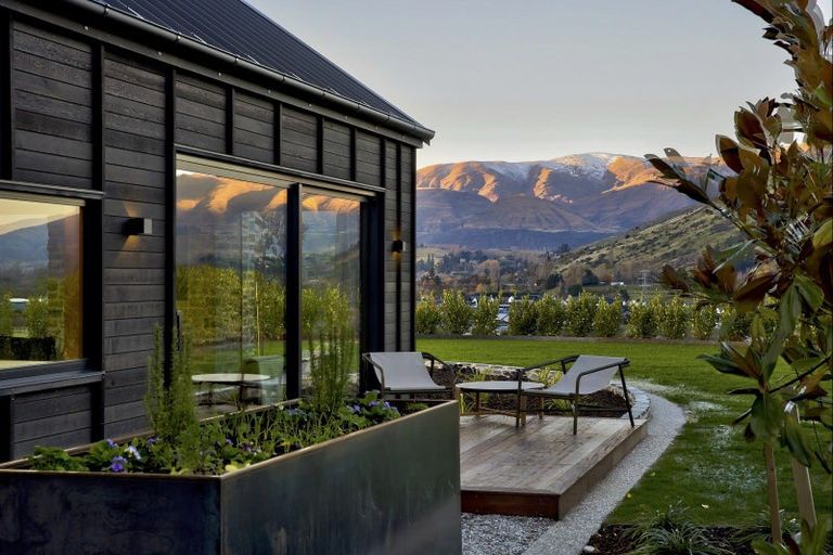 Photo of property in Kawarau Heights, 76 Kawarau Heights Boulevard, Lake Hayes, Queenstown, 9304