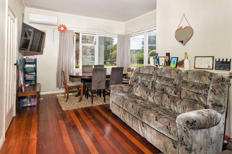 Photo of property in 12 Masters Crescent, Masterton, 5810