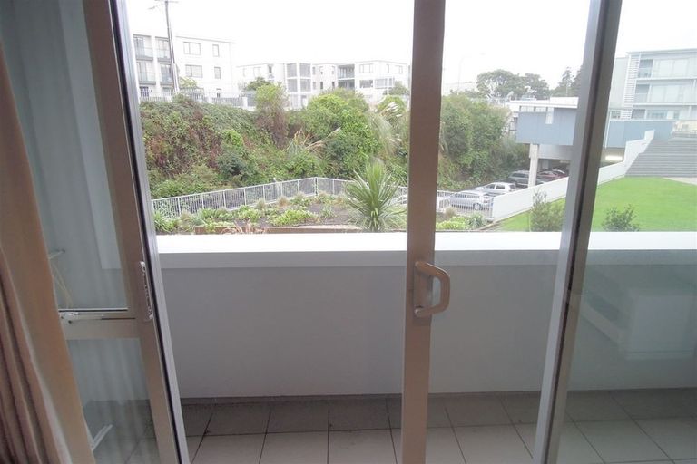 Photo of property in Shoal Haven Apartments, 207a/130 Anzac Street, Takapuna, Auckland, 0622