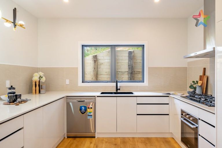 Photo of property in 5 Te Ara O Tahumate, Stokes Valley, 5019