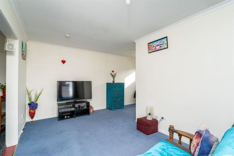 Photo of property in 102 Johnson Street, Milton, 9220