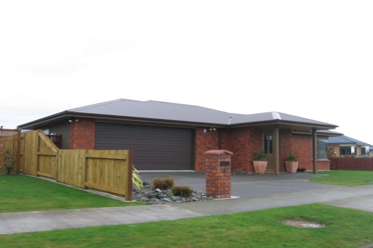 Photo of property in 9 Daniel Place, Kelvin Grove, Palmerston North, 4414