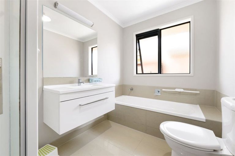 Photo of property in 16 Chalgrove Road, Huntington, Hamilton, 3210