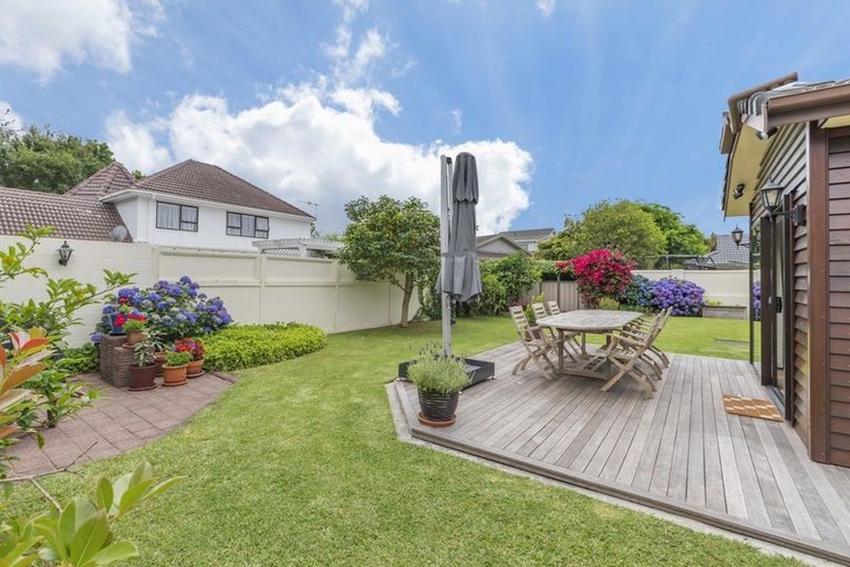 Photo of property in 12 Cumbrian Place, Conifer Grove, Takanini, 2112