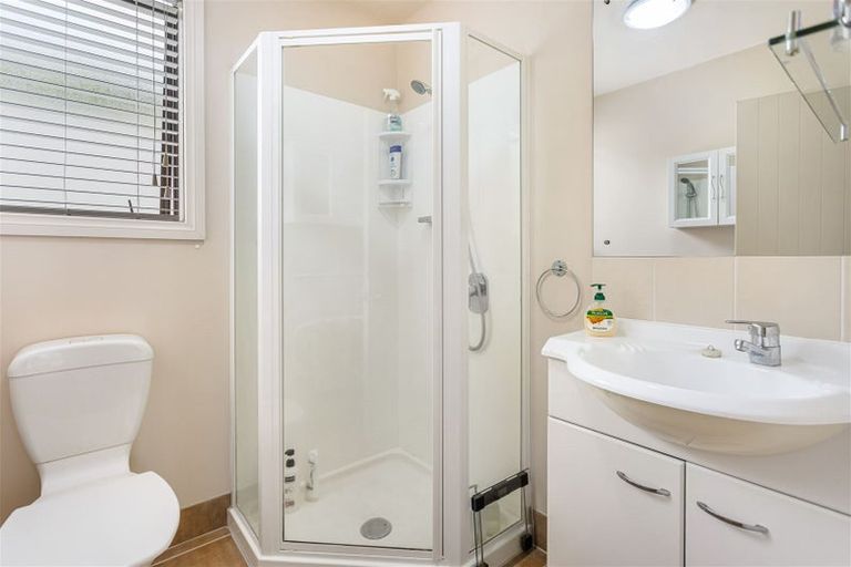 Photo of property in 4 View Ridge Drive, Ranui, Auckland, 0612