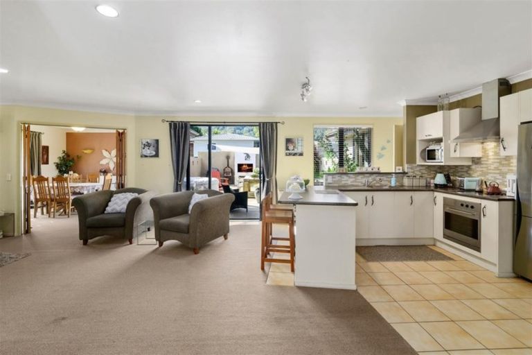 Photo of property in 2 Caulfield Place, Pukehangi, Rotorua, 3015