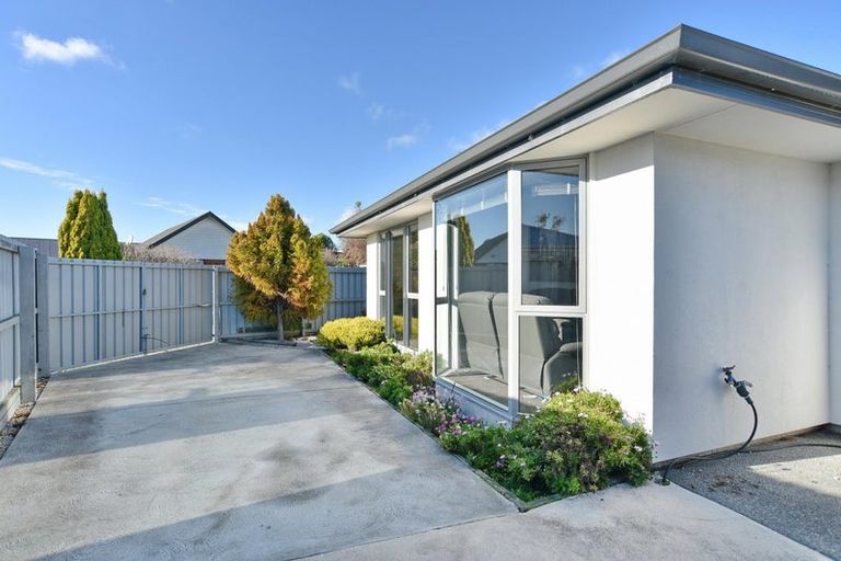 Photo of property in 1/28 Kirsten Place, Parklands, Christchurch, 8083