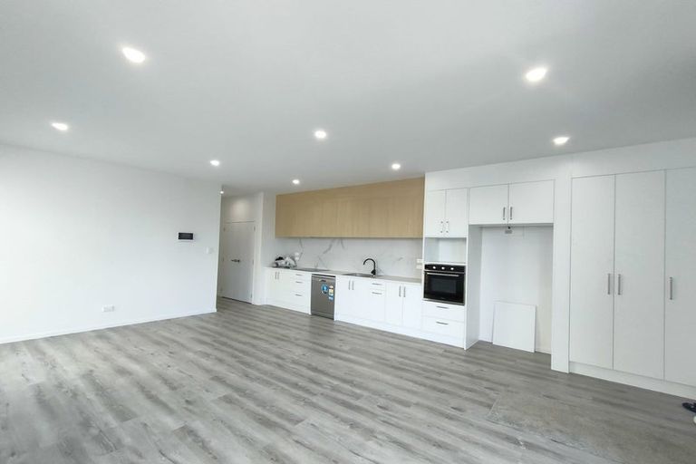 Photo of property in 35 Morus Road, Massey, Auckland, 0614