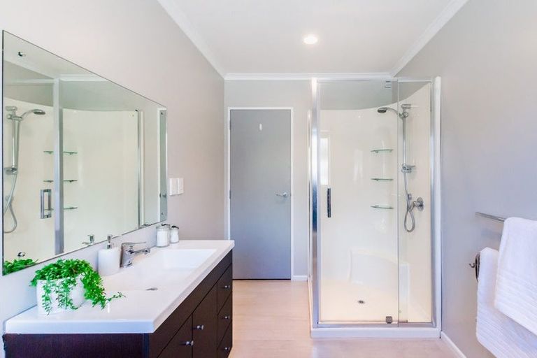 Photo of property in 2 Soldiers Way, Paraparaumu, 5032