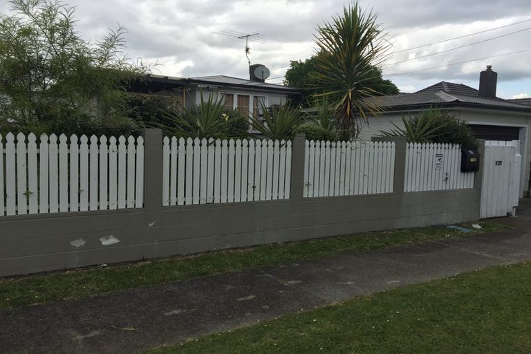 Photo of property in 1/15 Kent Road, Manurewa, Auckland, 2102