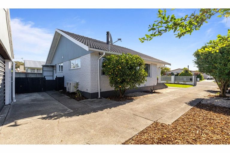 Photo of property in 3 Tralee Place, Bishopdale, Christchurch, 8053
