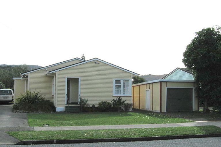 Photo of property in 27 Hunter Street, Taita, Lower Hutt, 5011