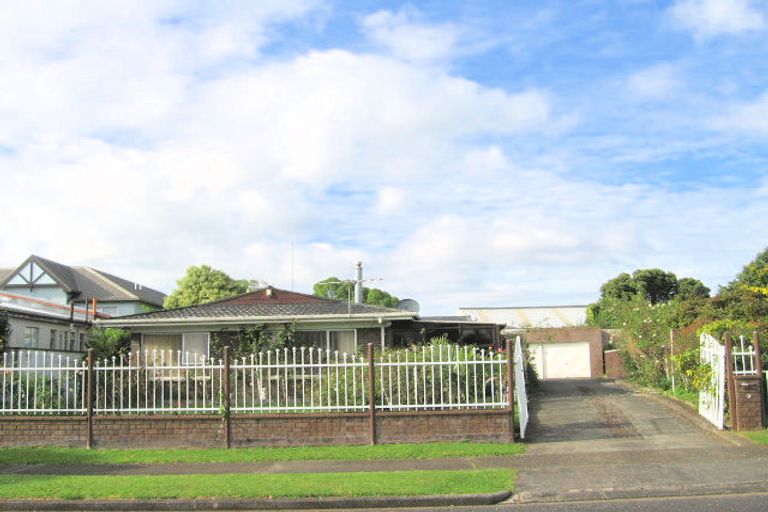 Photo of property in 2 Carolyn Street, Manukau, Auckland, 2025