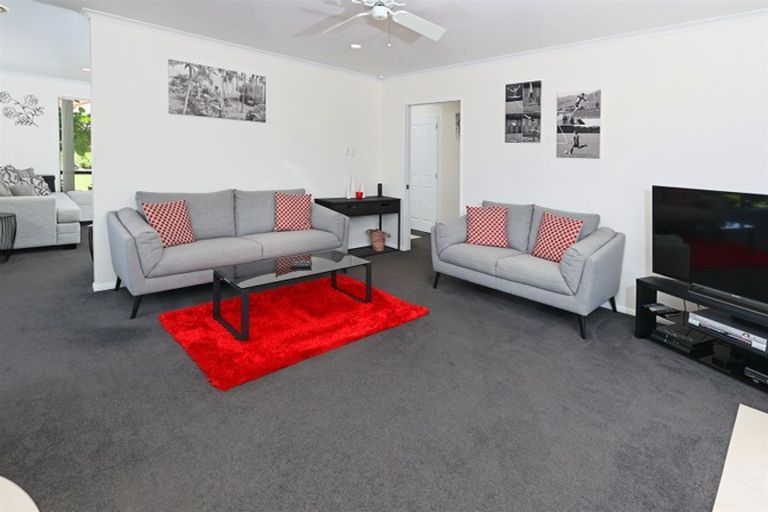Photo of property in 3 Amesbury Rise, Henderson, Auckland, 0612
