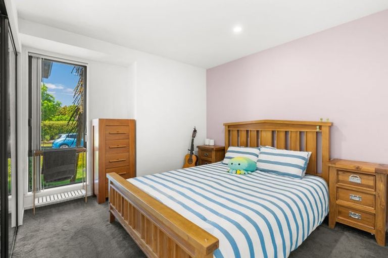 Photo of property in 17 Sovereign Gardens, Halswell, Christchurch, 8025