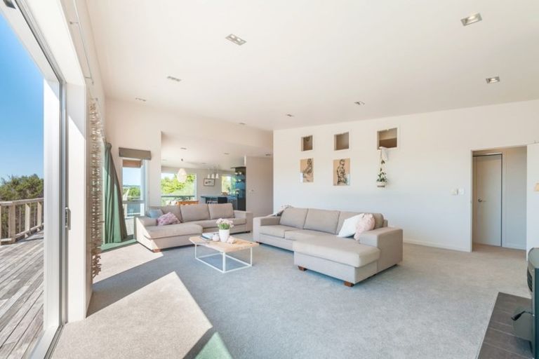Photo of property in 590 Pataua Road North, Whareora, Whangarei, 0175
