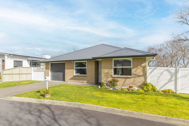 Photo of property in 27 Parata Street, Waikanae, 5036