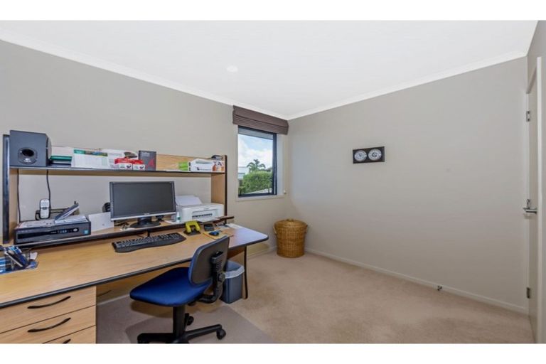 Photo of property in 66 Grovenor Drive, Orewa, 0931