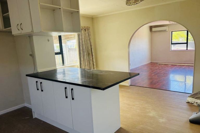 Photo of property in 5 Caribbean Drive, Unsworth Heights, Auckland, 0632